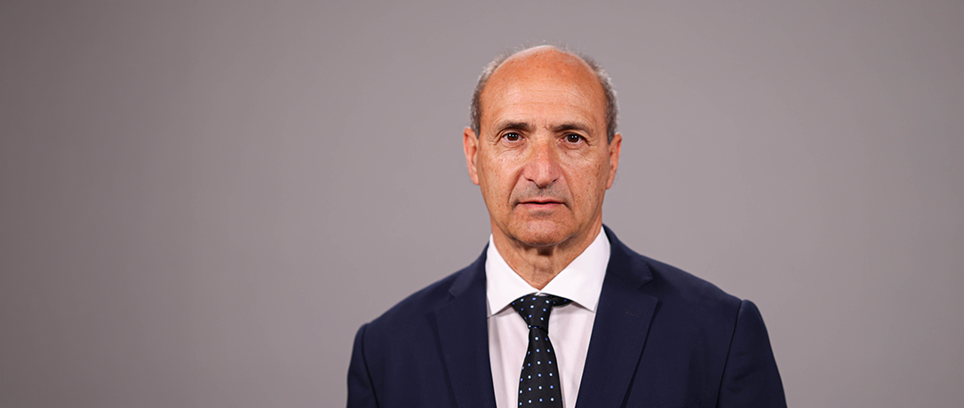 Minister Dr Chris Fearne